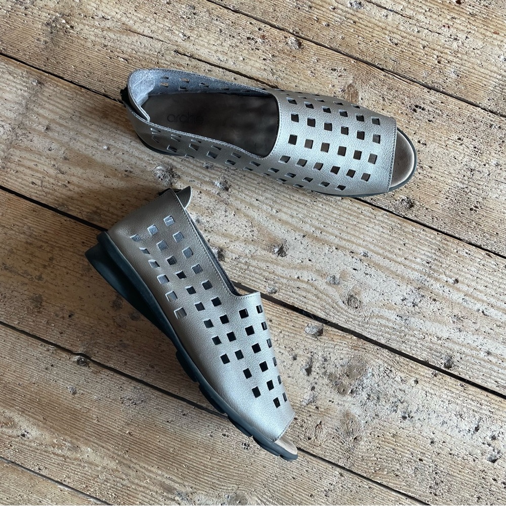 Arche Drick Slip On Zinc Pewter Silver Leather Sandal Flat Open Toe Sz 39 US 8